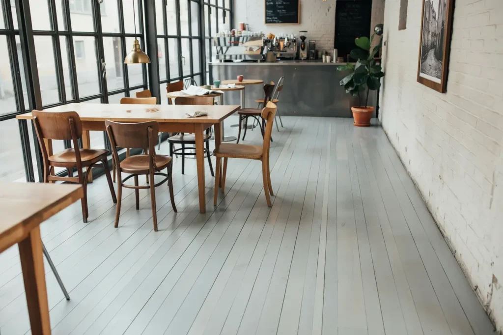 golvl ggning med vinylplank i caf p s dermalm